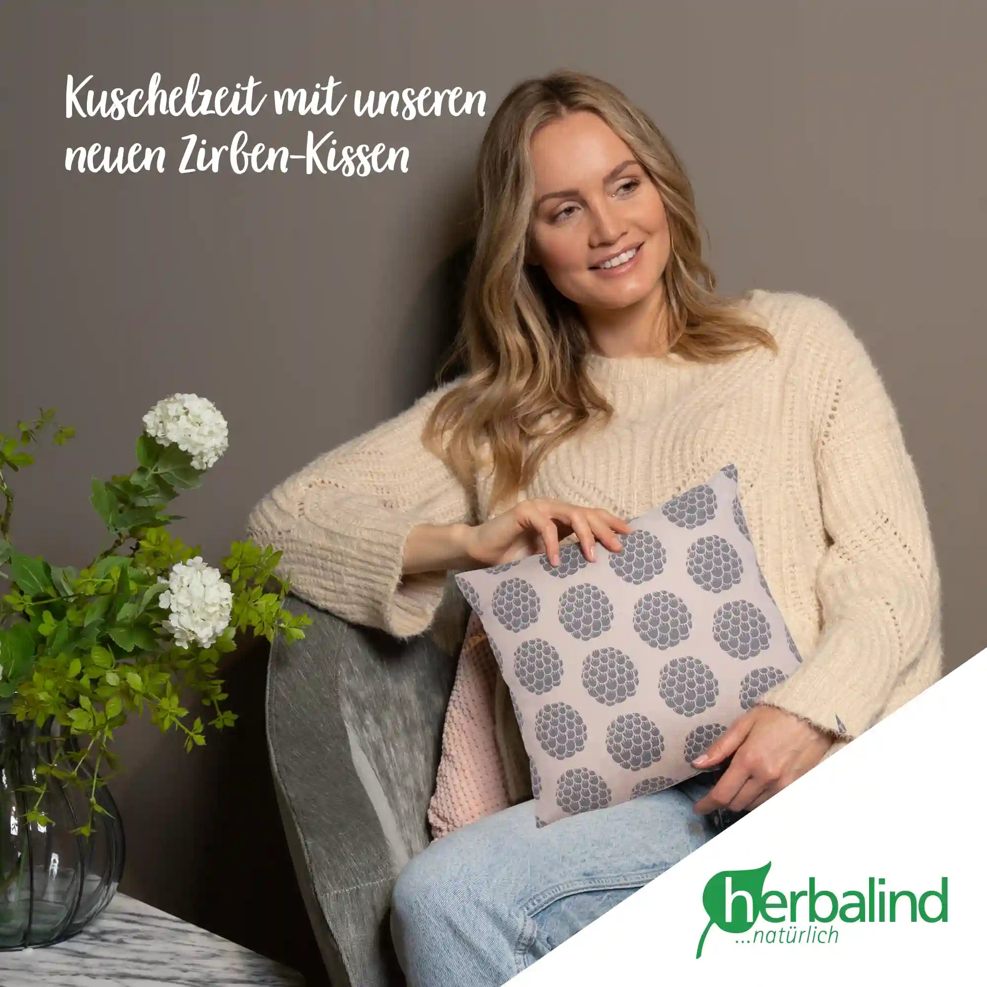 Zirbenkissen 30x30cm, Canvas light sand, Zapfen grau