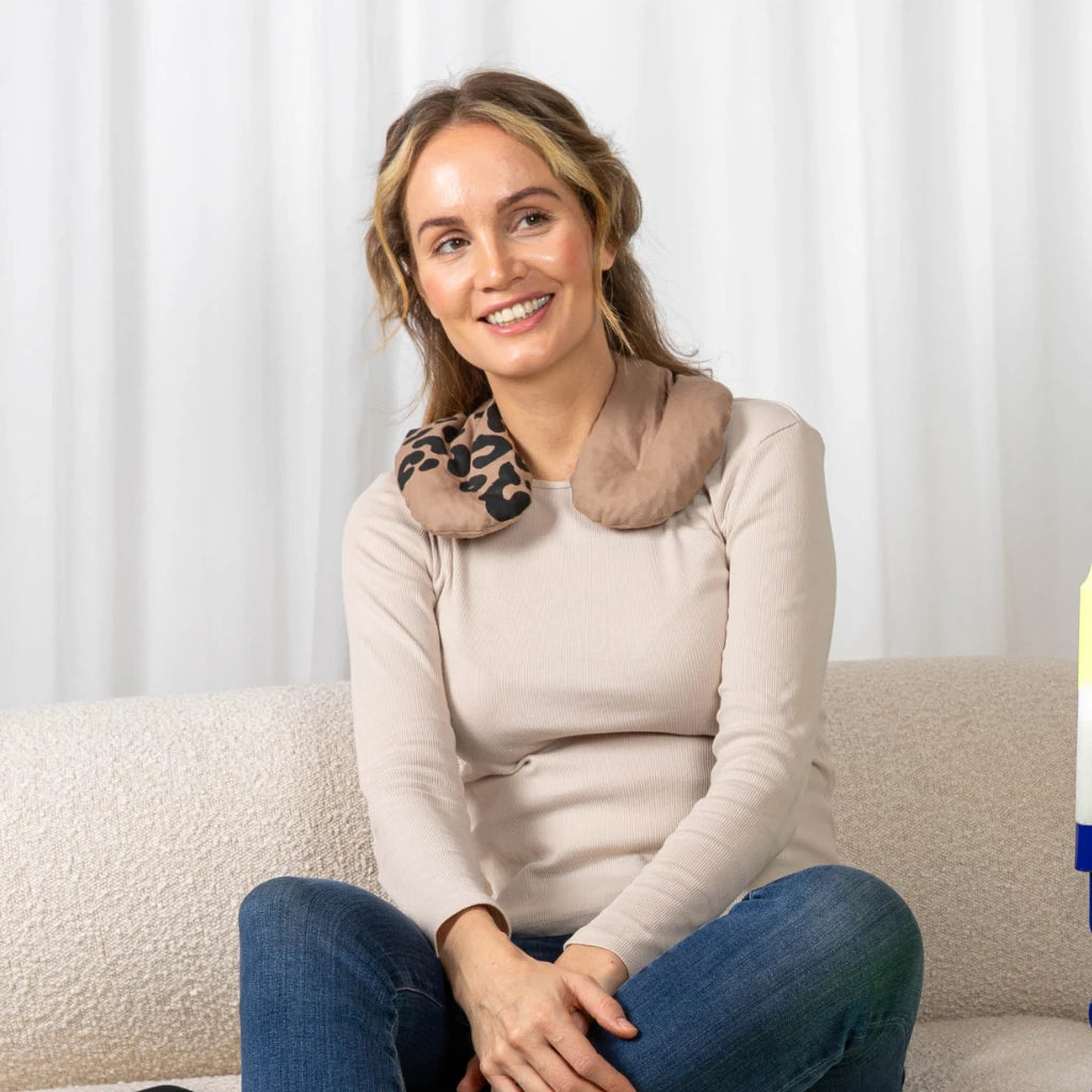 Kirschkernkissen Nackenhörnchen 30x40 cm, Leo, Taupe